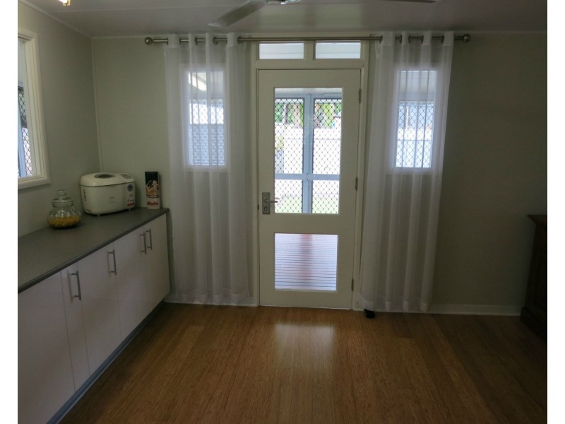 1 Tsakisiris Street, Cardwell QLD 4849