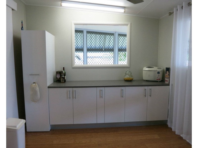 1 Tsakisiris Street, Cardwell QLD 4849