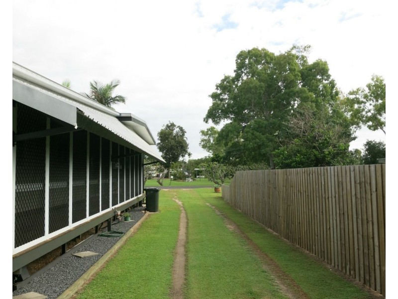1 Tsakisiris Street, Cardwell QLD 4849