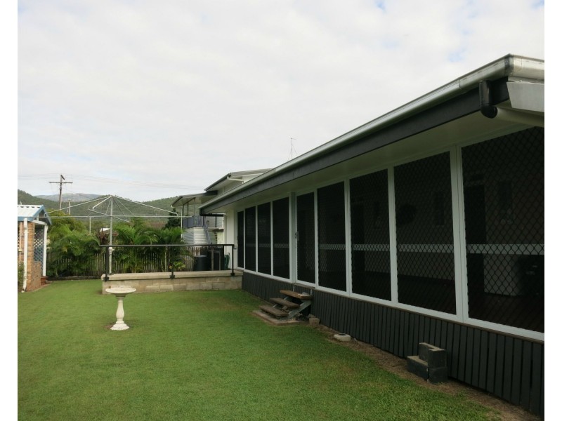 1 Tsakisiris Street, Cardwell QLD 4849