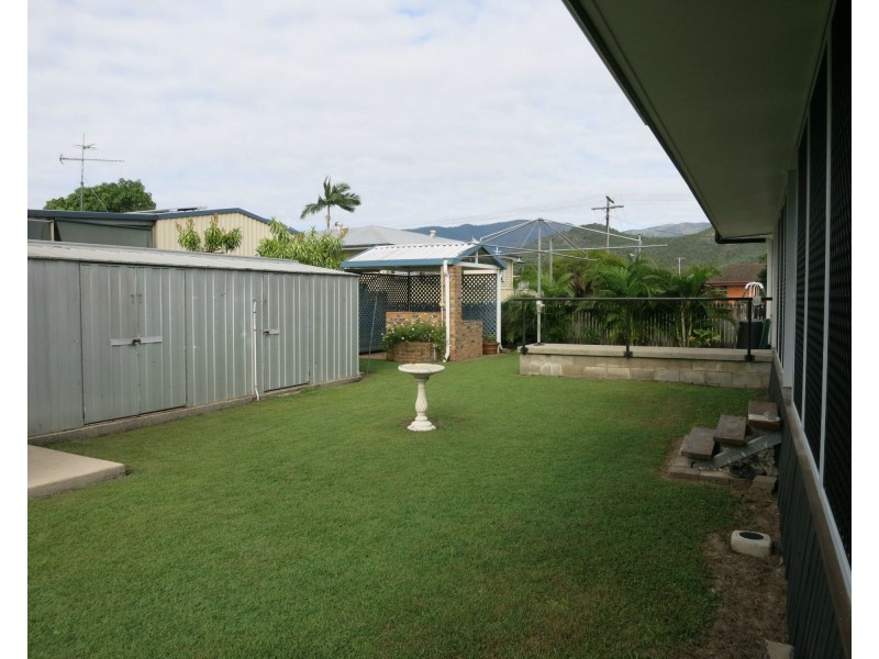 1 Tsakisiris Street, Cardwell QLD 4849