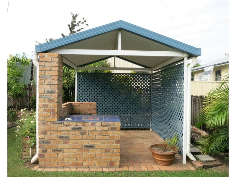 1 Tsakisiris Street, Cardwell QLD 4849