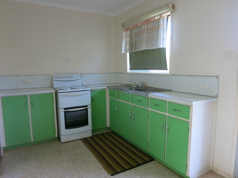 160 Bowen Street, Cardwell QLD 4849