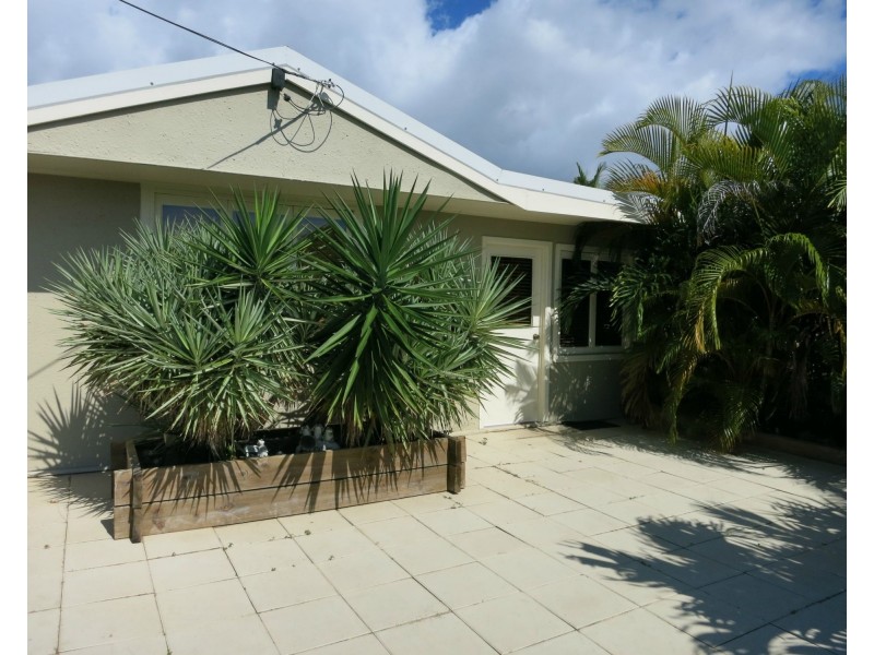 207 Victoria Street, Cardwell QLD 4849