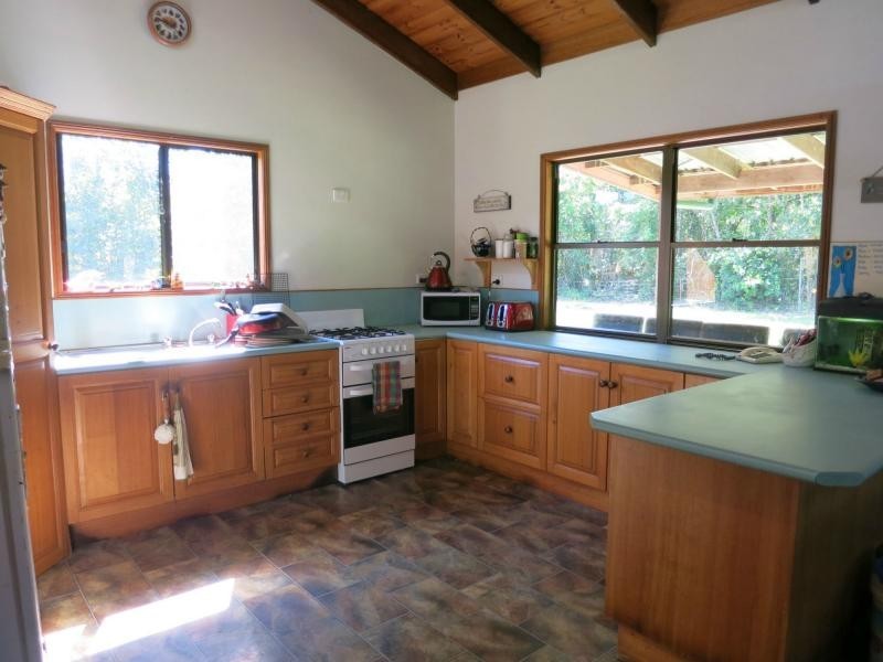 35 Curtis Road, Carruchan QLD 4816