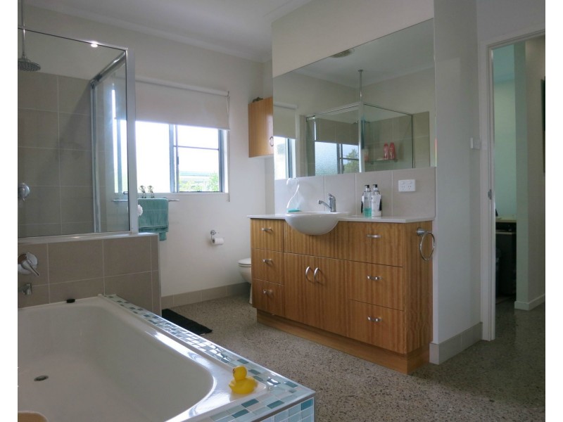 36 Gregory Street, Cardwell QLD 4849