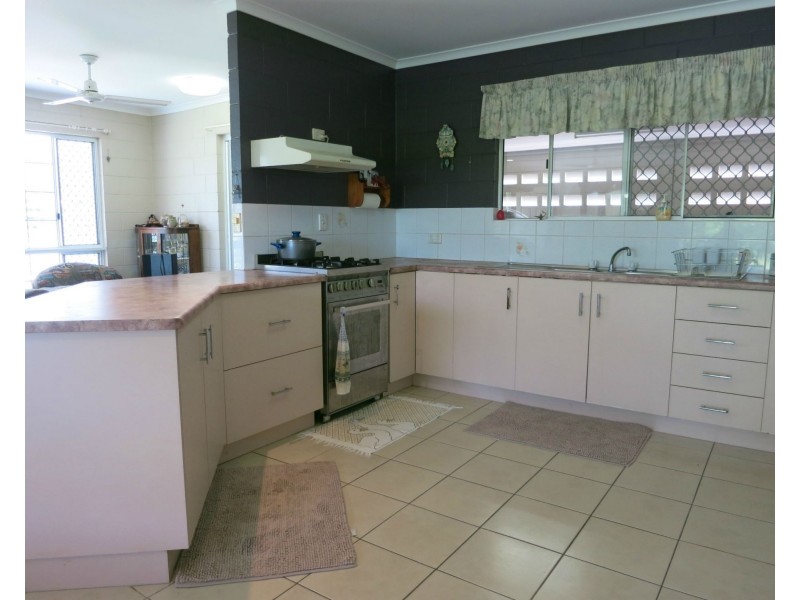 6 White Street, Cardwell QLD 4849