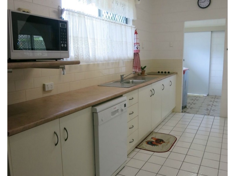 17 Winter Street, Cardwell QLD 4849