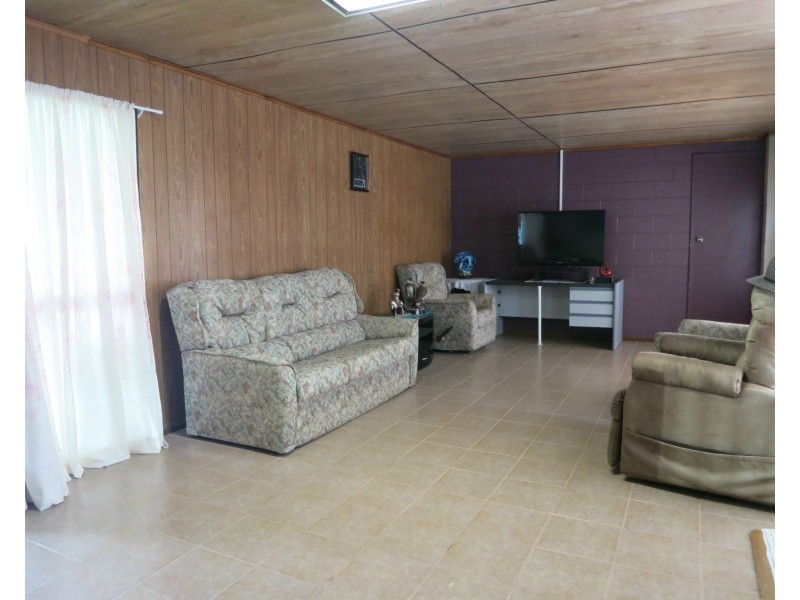 17 Winter Street, Cardwell QLD 4849