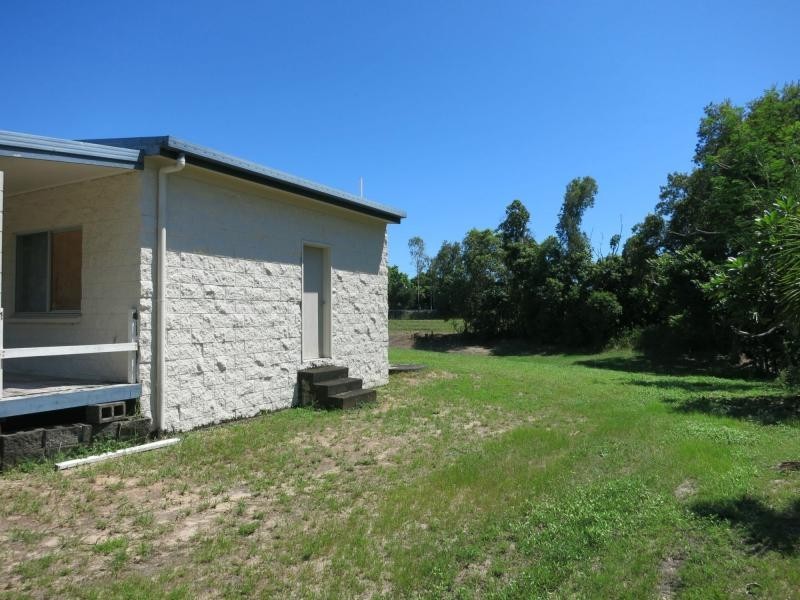 10 Roma Street, Cardwell QLD 4849