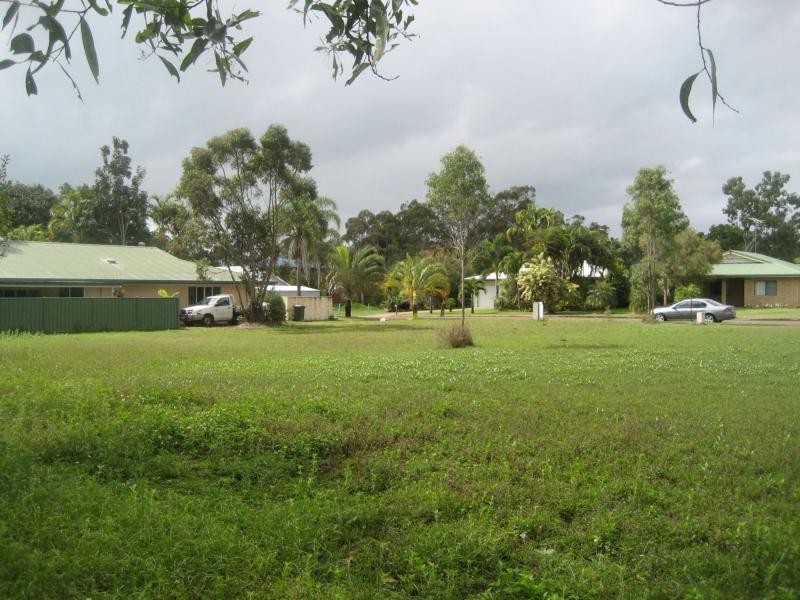 8 Edmondson Close, Cardwell QLD 4849
