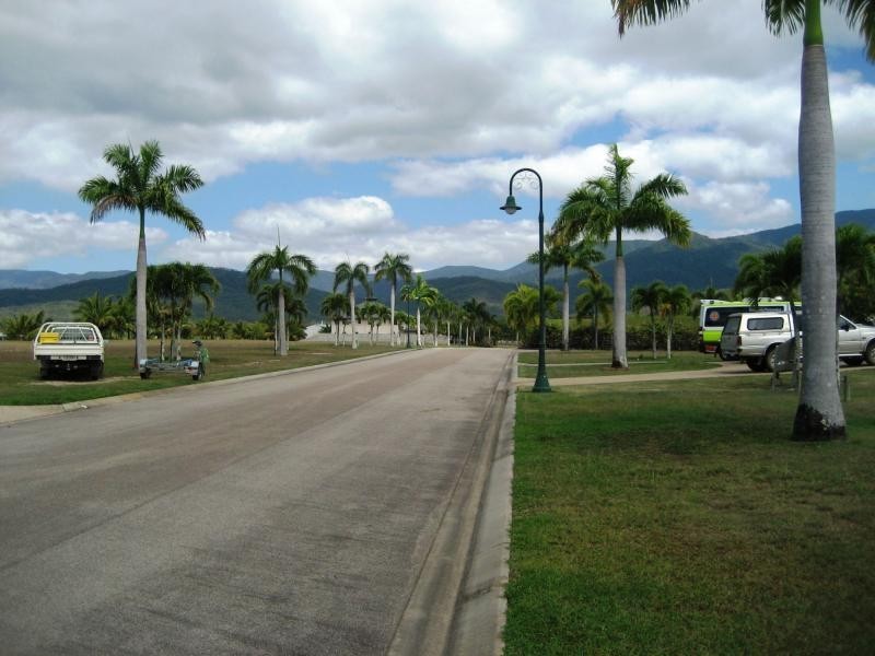 41 Royal Palm Avenue, Cardwell QLD 4849