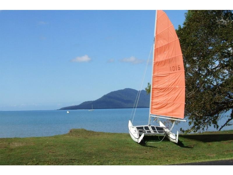 5 Marine Parade, Cardwell QLD 4849