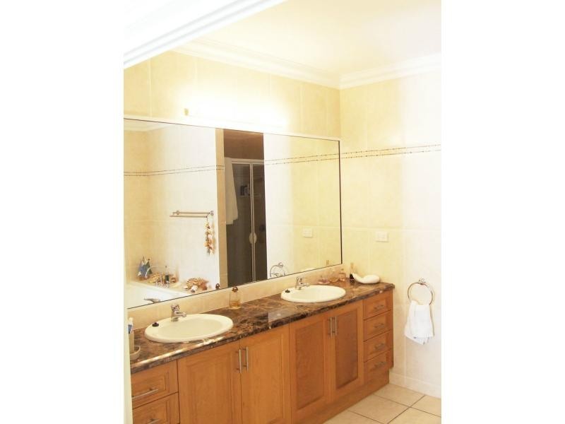 Unit 1/27 Poinciana Boulevard, Cardwell QLD 4849