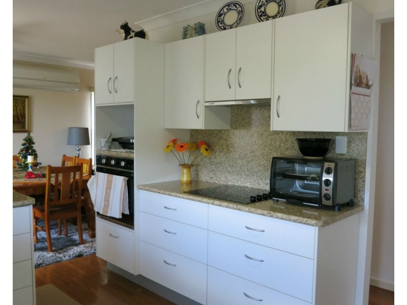 166 Victoria Street, Cardwell QLD 4849