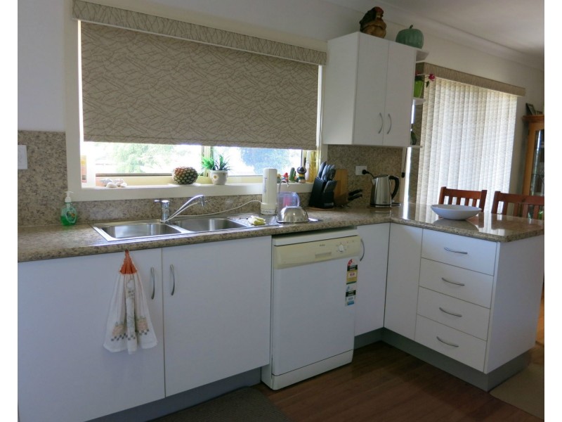 166 Victoria Street, Cardwell QLD 4849