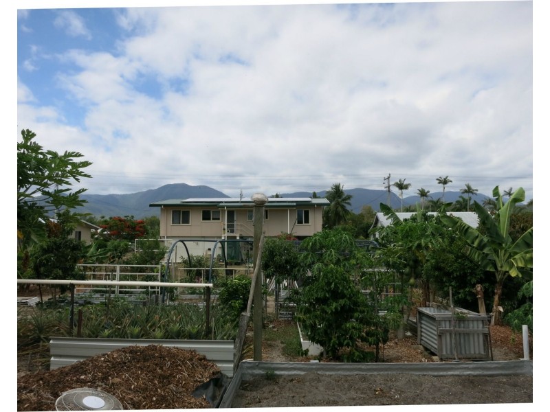 166 Victoria Street, Cardwell QLD 4849