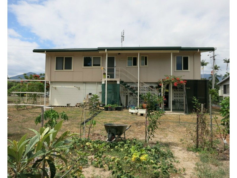 166 Victoria Street, Cardwell QLD 4849