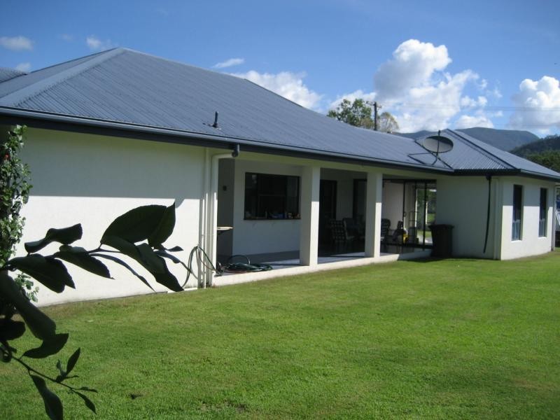 14 Winter Street, Cardwell QLD 4849