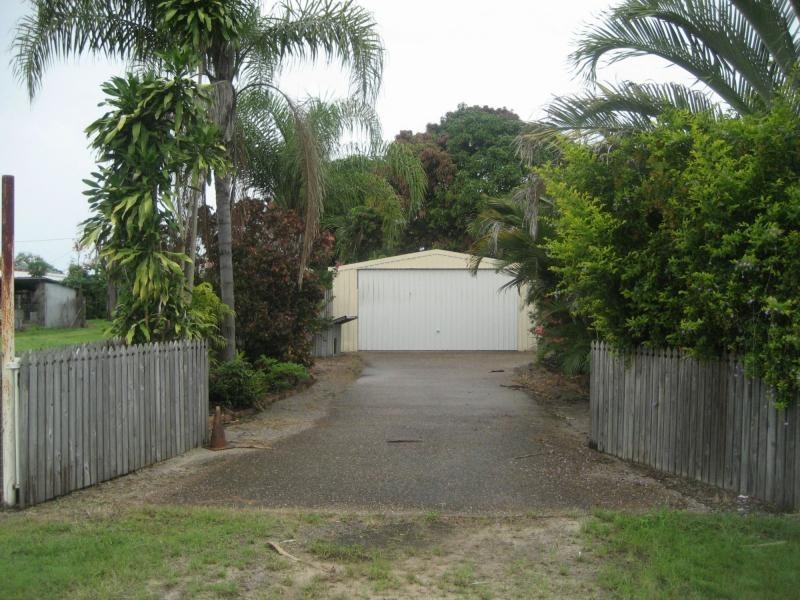 54 Bowen Street, Cardwell QLD 4849