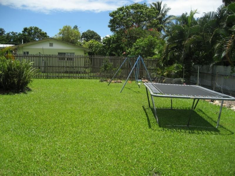15 Liverpool Street, Cardwell QLD 4849