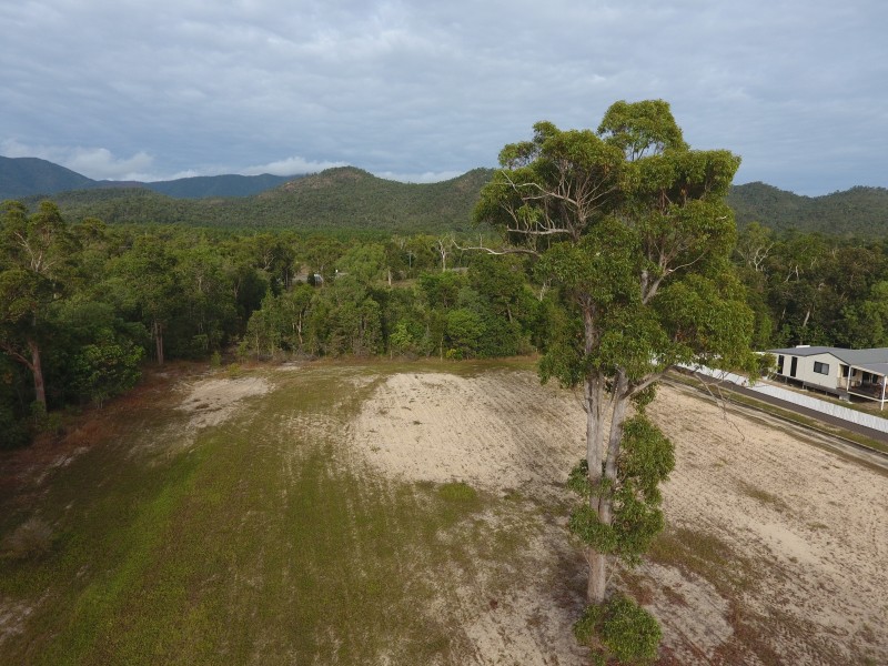 13 Phillips St, Cardwell QLD 4849