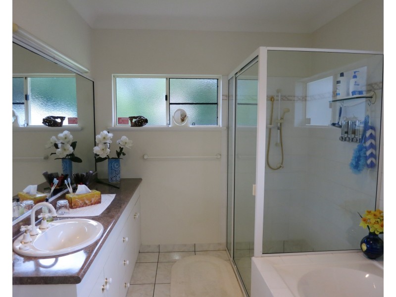 11 Feist Cl, Cardwell QLD 4849