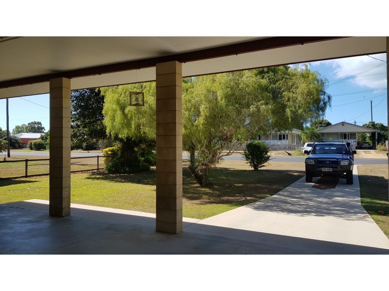 79 Roma St, Cardwell QLD 4849