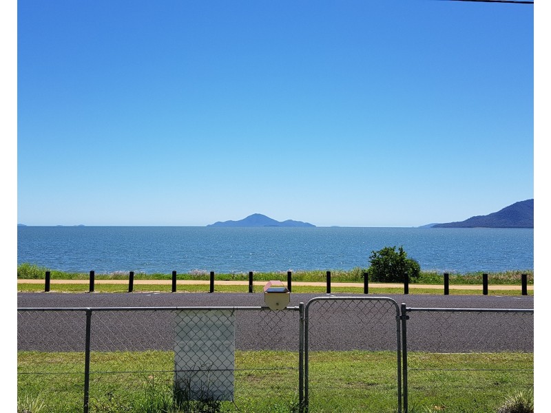 25 Marine Pde, Cardwell QLD 4849