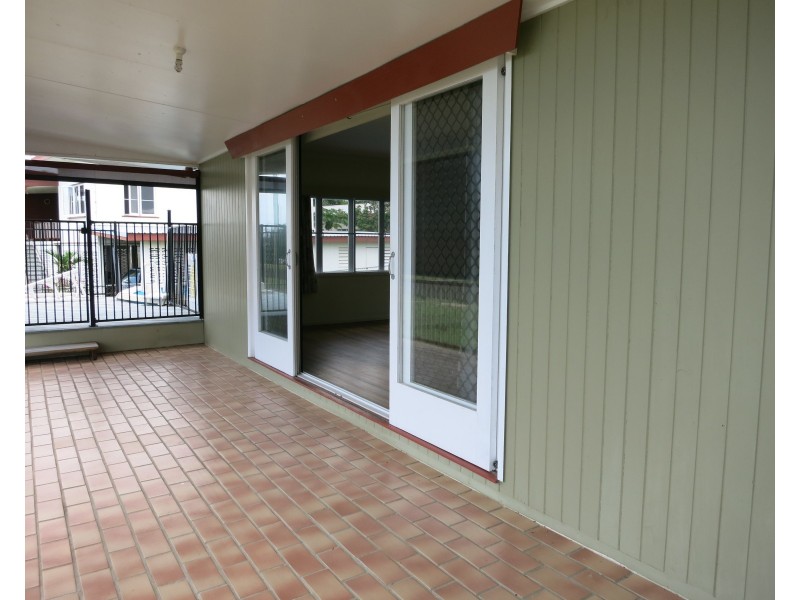 25 Marine Pde, Cardwell QLD 4849