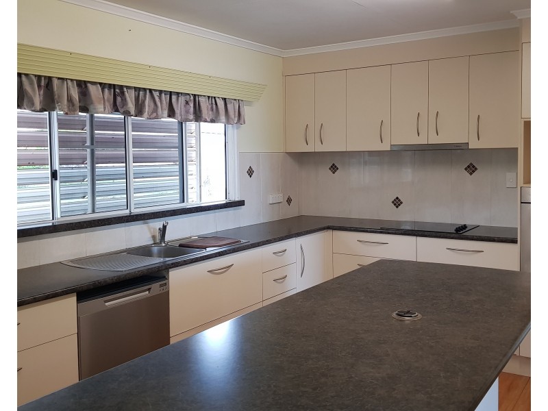 25 Marine Pde, Cardwell QLD 4849