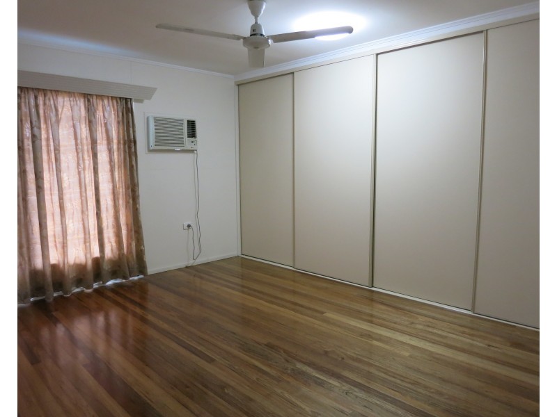 25 Marine Pde, Cardwell QLD 4849