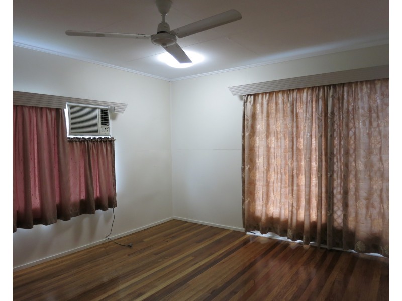 25 Marine Pde, Cardwell QLD 4849