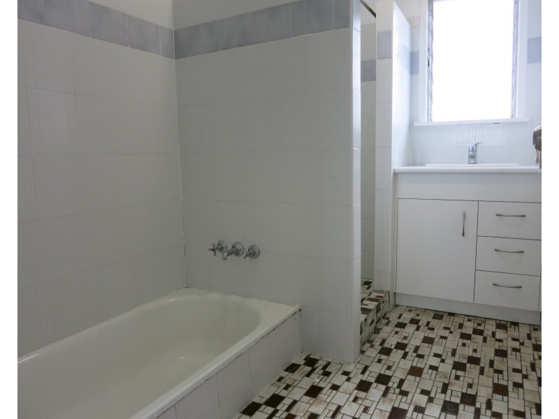 25 Marine Pde, Cardwell QLD 4849