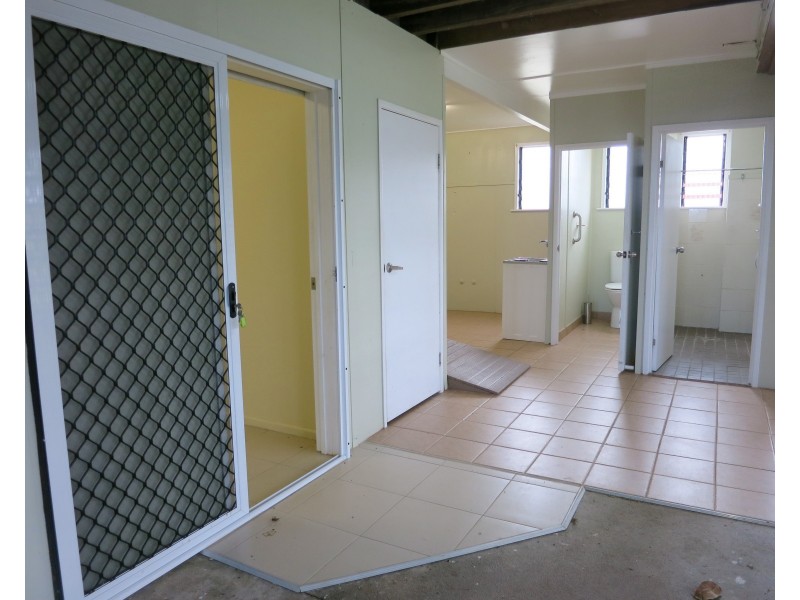 25 Marine Pde, Cardwell QLD 4849