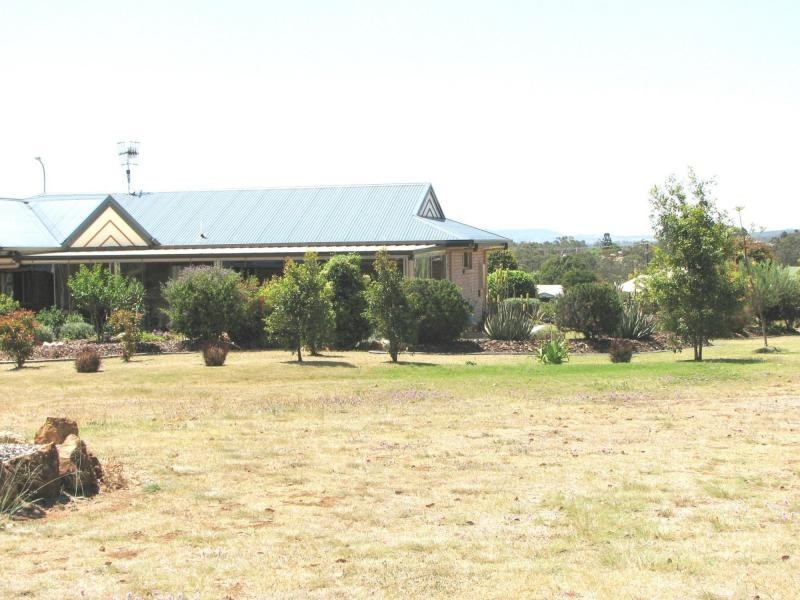 40 Grant Crescent, Wondai QLD 4606