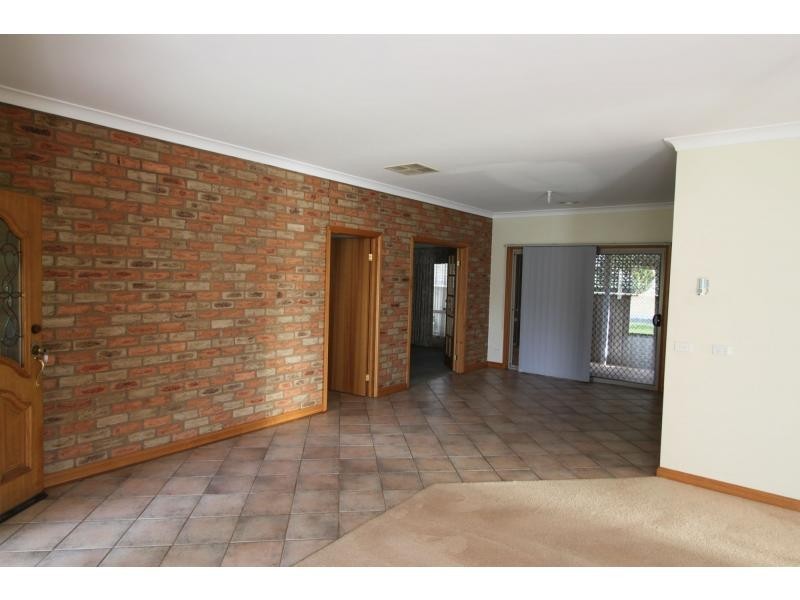 5 Lemon Grove, Cobram VIC 3644