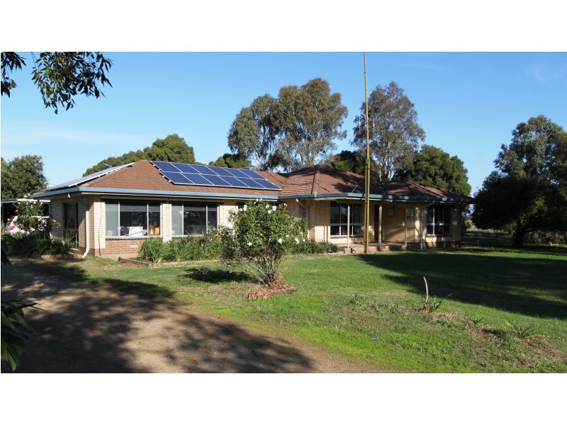849 Barnes Rd, Katamatite East VIC 3649