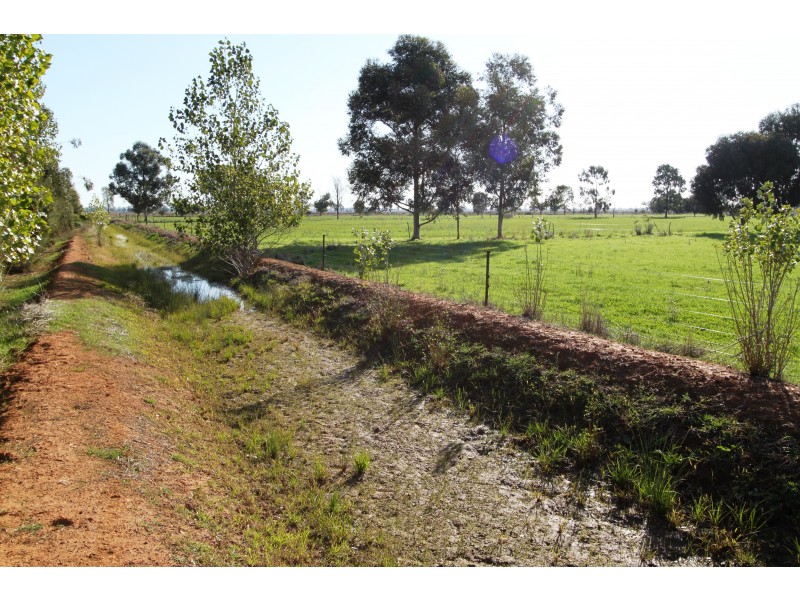 849 Barnes Rd, Katamatite East VIC 3649