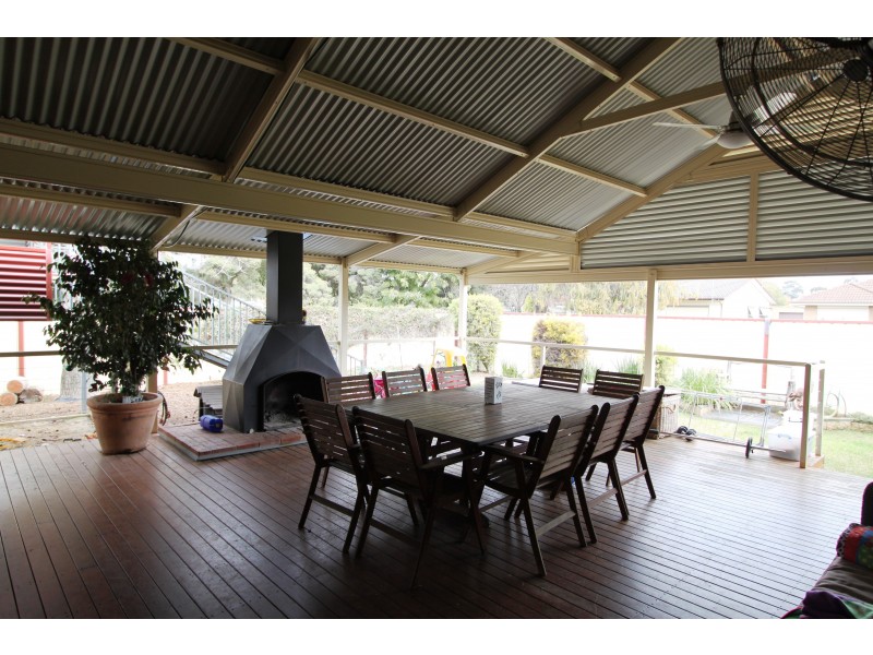 5 Glenavon Ave, Cobram VIC 3644