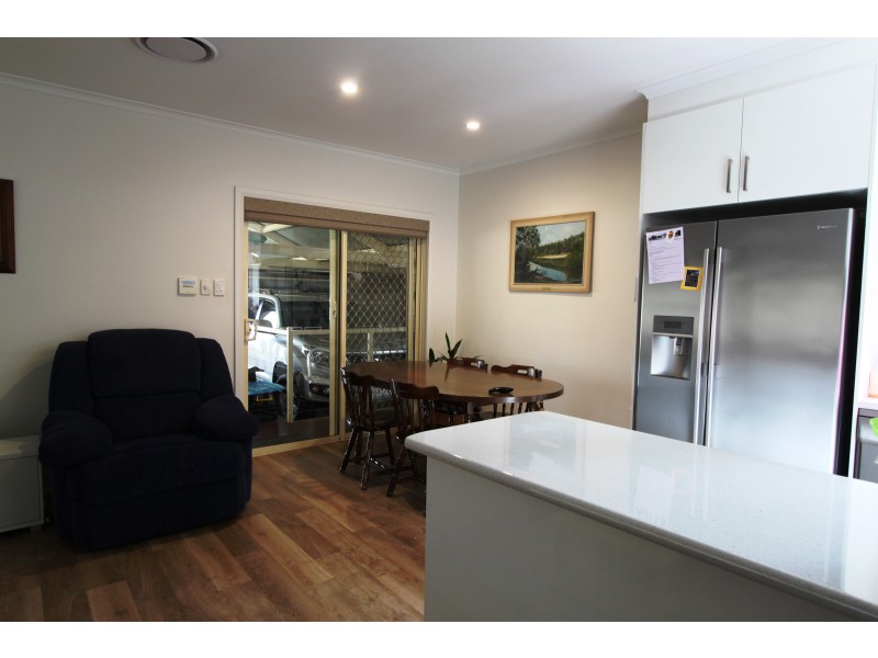 5 Glenavon Ave, Cobram VIC 3644