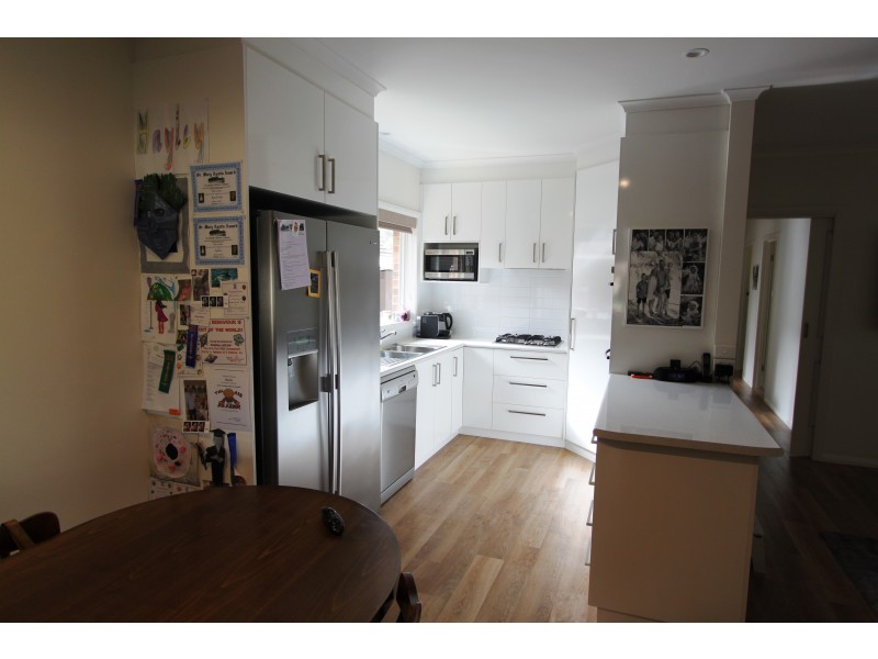 5 Glenavon Ave, Cobram VIC 3644