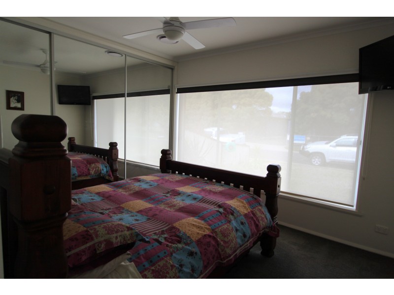 5 Glenavon Ave, Cobram VIC 3644