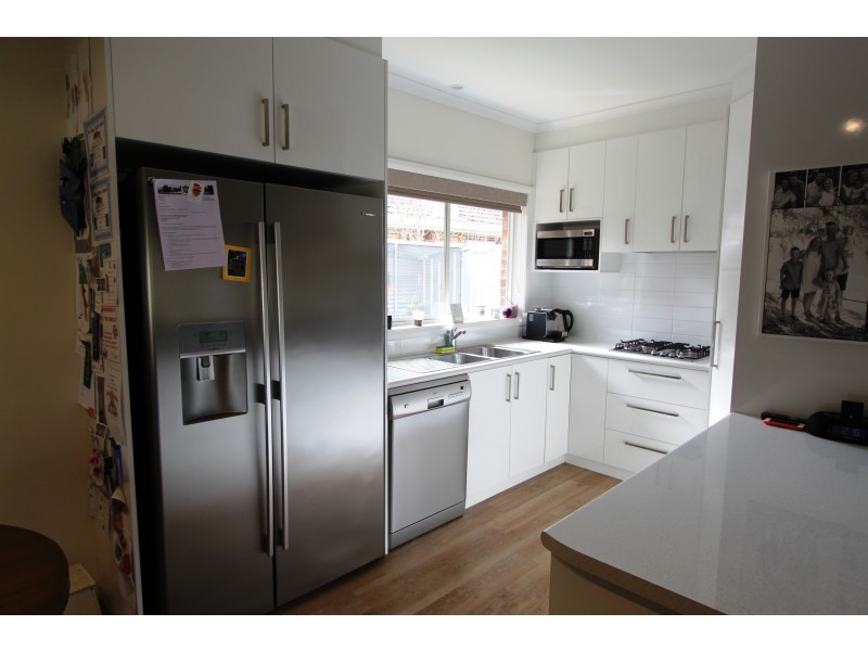 5 Glenavon Ave, Cobram VIC 3644