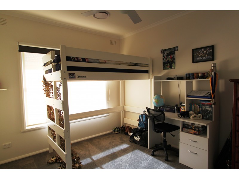 5 Glenavon Ave, Cobram VIC 3644