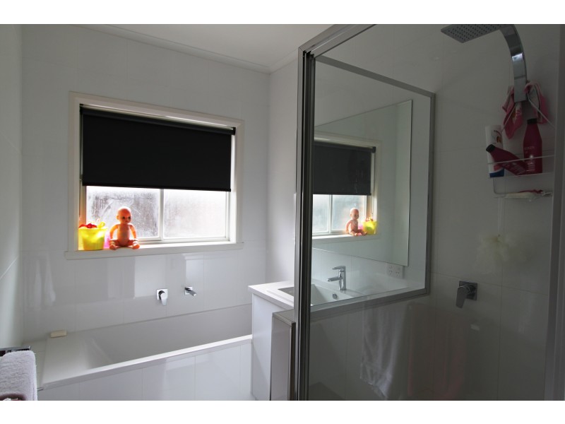 5 Glenavon Ave, Cobram VIC 3644