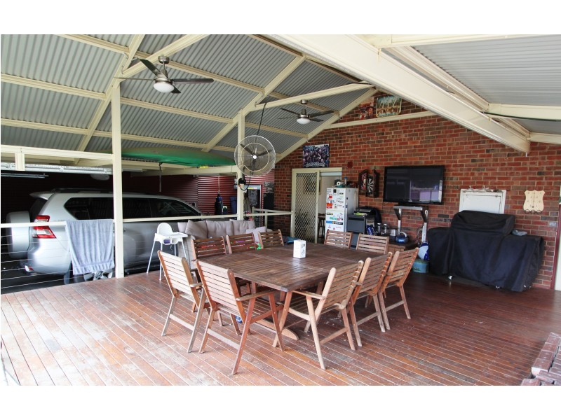 5 Glenavon Ave, Cobram VIC 3644