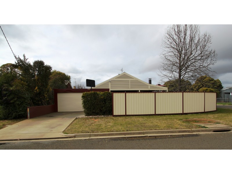 5 Glenavon Ave, Cobram VIC 3644