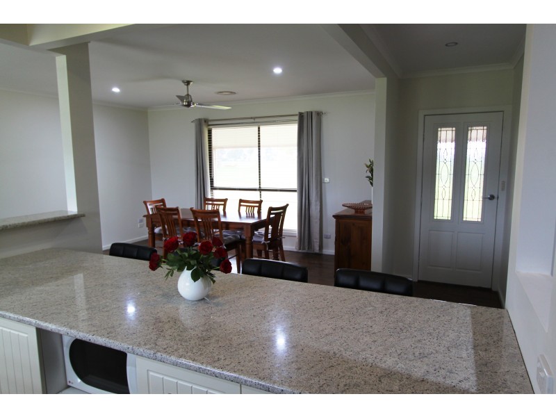 159 McCullochs Rd, Tocumwal NSW 2714