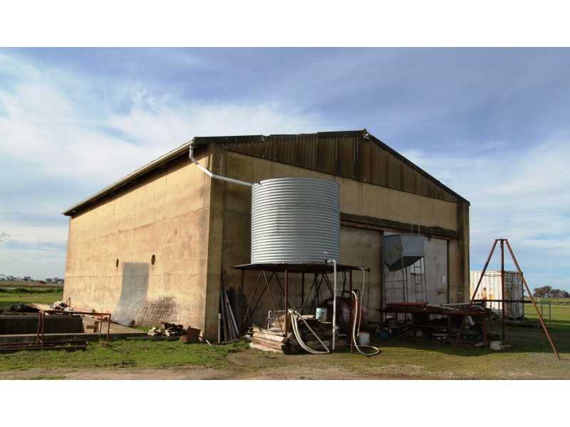 159 McCullochs Rd, Tocumwal NSW 2714